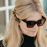 Hårspänne rosett kelly mörk sköldpadda exempel uppsättning i håret