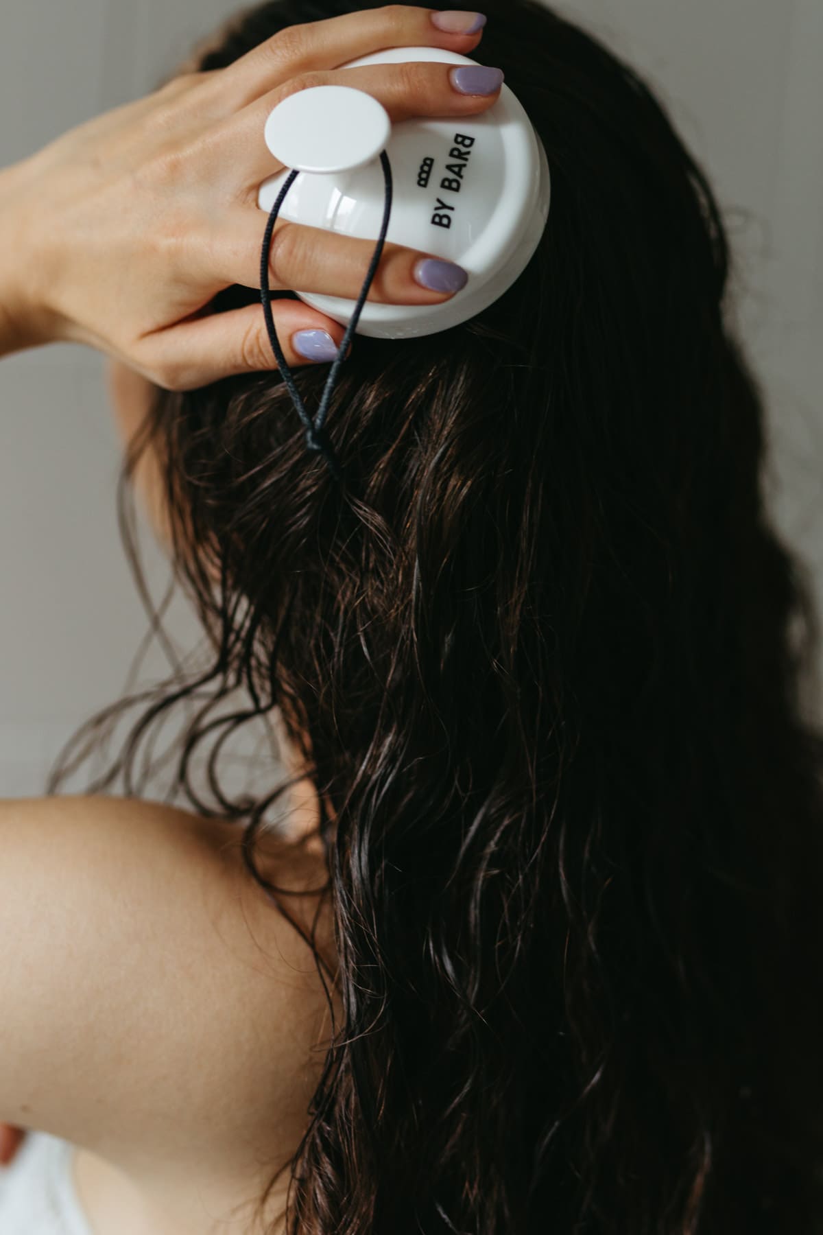 Scalp brush i blött hår exempel