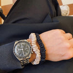 Exempel sidensnodd scrunchie tunn beige svart som armband