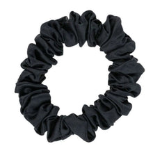 Ladda upp bild till gallerivisning, sidensnodd scrunchie hårsnodd mellan i färgen svart produktbild
